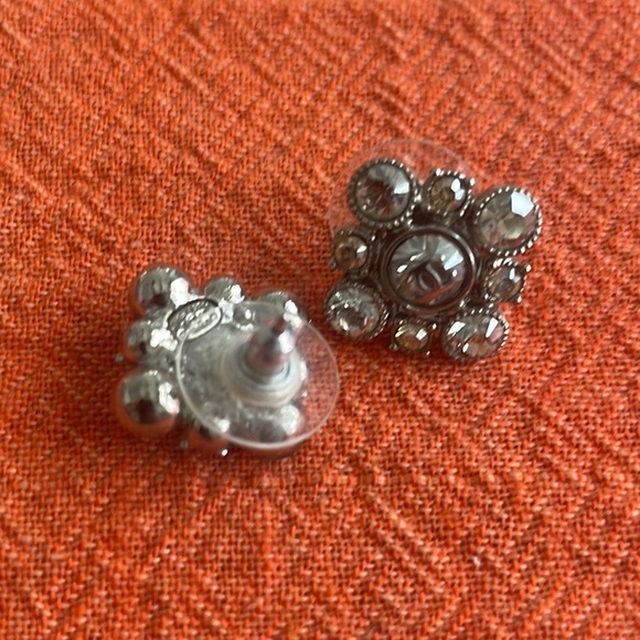 CHANEL Two-Tone Crystal Square Stud Earrings - Picture 5 of 5